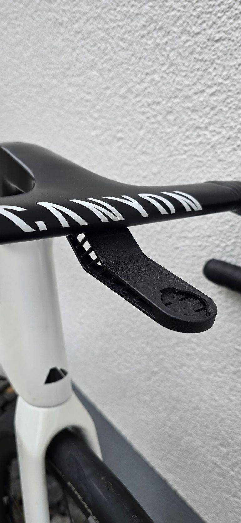 Used Canyon Aeroad SRAM Red eTap AXS 2025 Road & Gravel, White — image 8 of 14