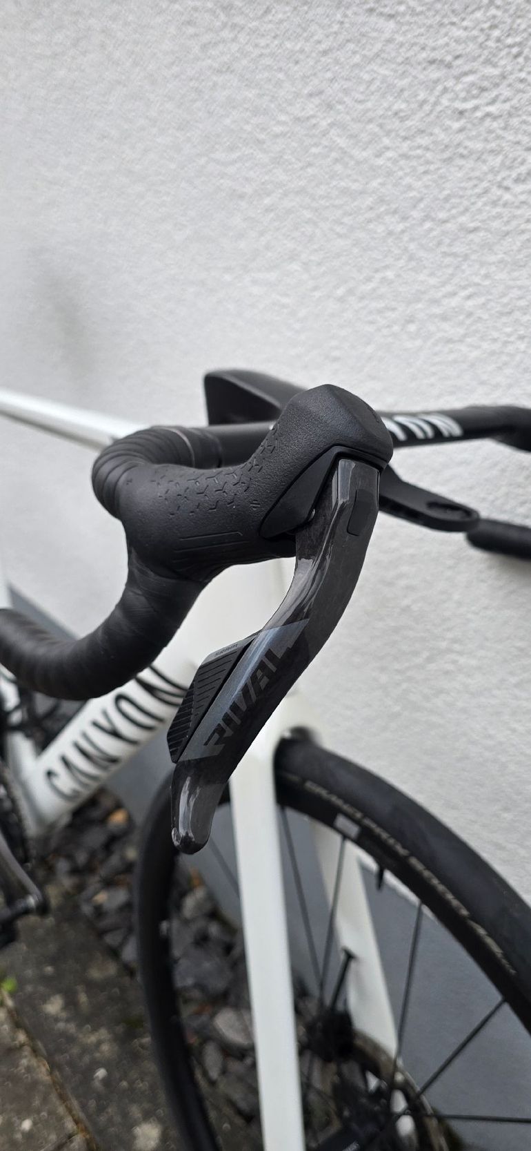 Used Canyon Aeroad SRAM Red eTap AXS 2025 Road & Gravel, White — image 9 of 14
