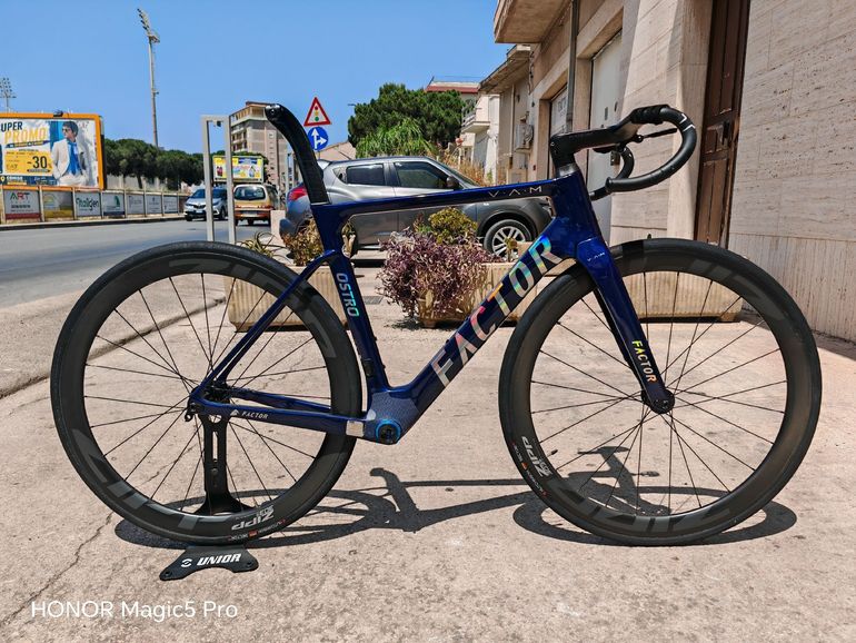 Used Factor OSTRO VAM SRAM RED eTap AXS 2023 Frameset 2023 Road & Gravel, Blue — image 1 of 9