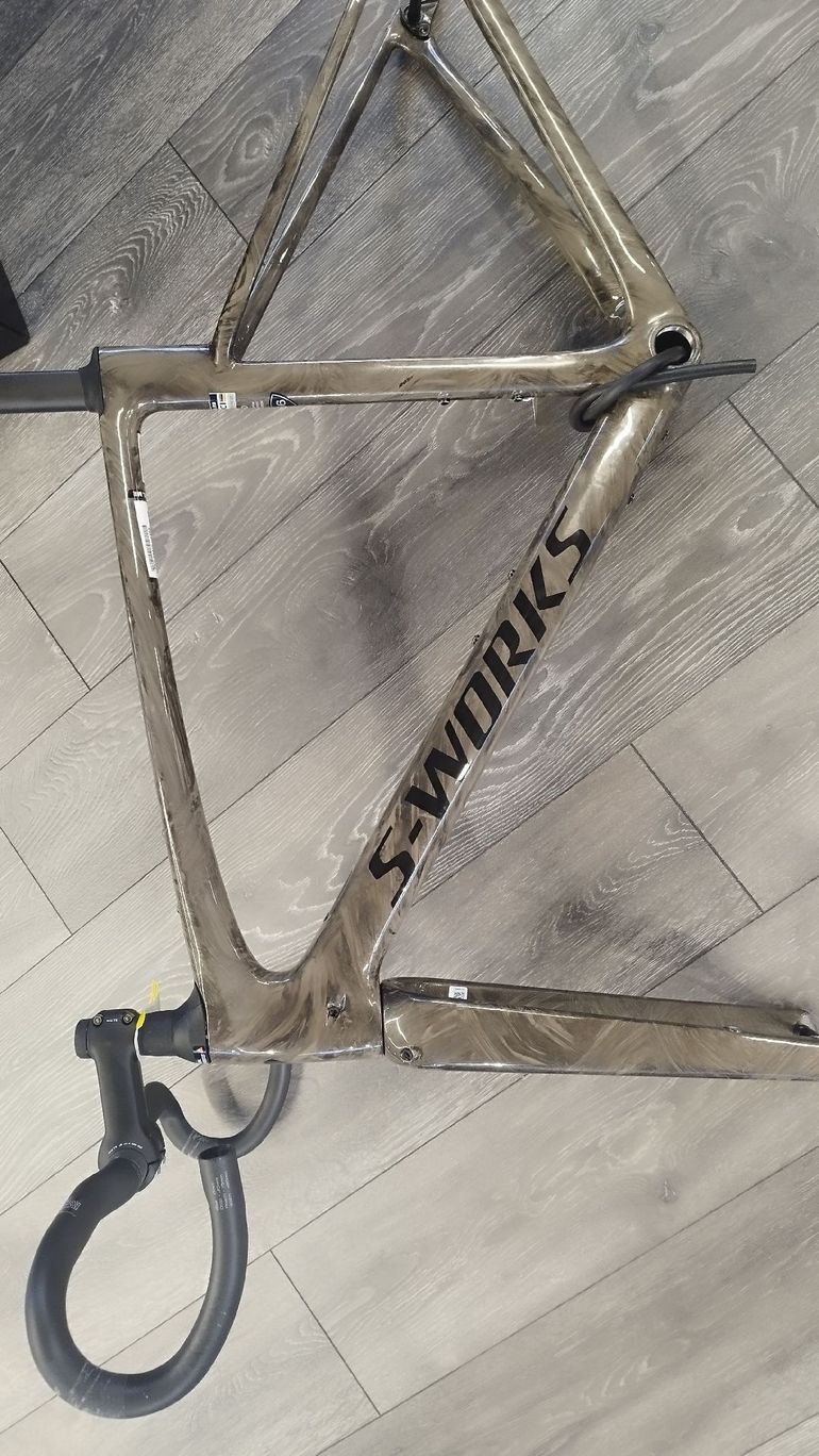 Used Specialized S-Works Roubaix SL8 - Shimano Dura-Ace Di2 2025 Frameset 2025 Road & Gravel, White — image 6 of 9