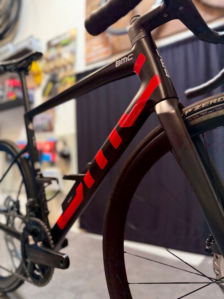Used BMC Teammachine SLR 01 THREE 2027 2027 Road & Gravel, Black — image 7 of 11
