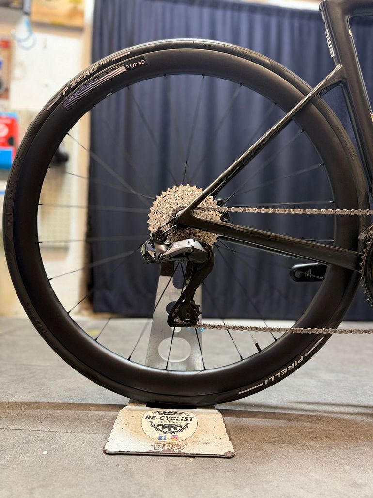 Used BMC Teammachine SLR 01 THREE 2027 2027 Road & Gravel, Black — image 3 of 11