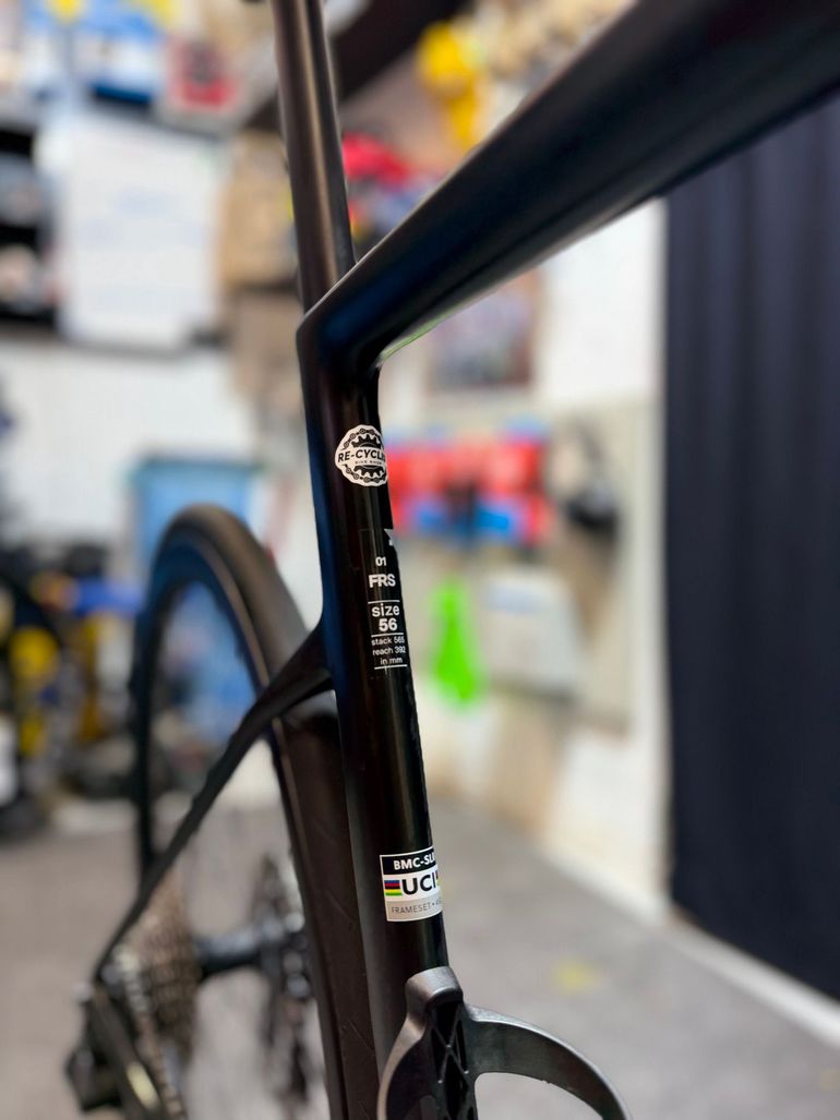 Used BMC Teammachine SLR 01 THREE 2027 2027 Road & Gravel, Black — image 8 of 11