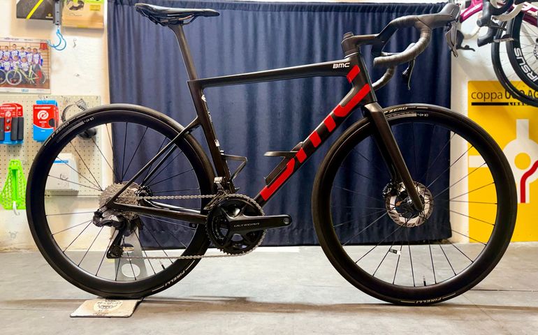 Used BMC Teammachine SLR 01 THREE 2027 2027 Road & Gravel, Black — image 1 of 11