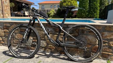 Gebrauchtes Canyon Lux CF 8 2021 2021 Mountainbike, Schwarz, 29 — Bild 2 von 3