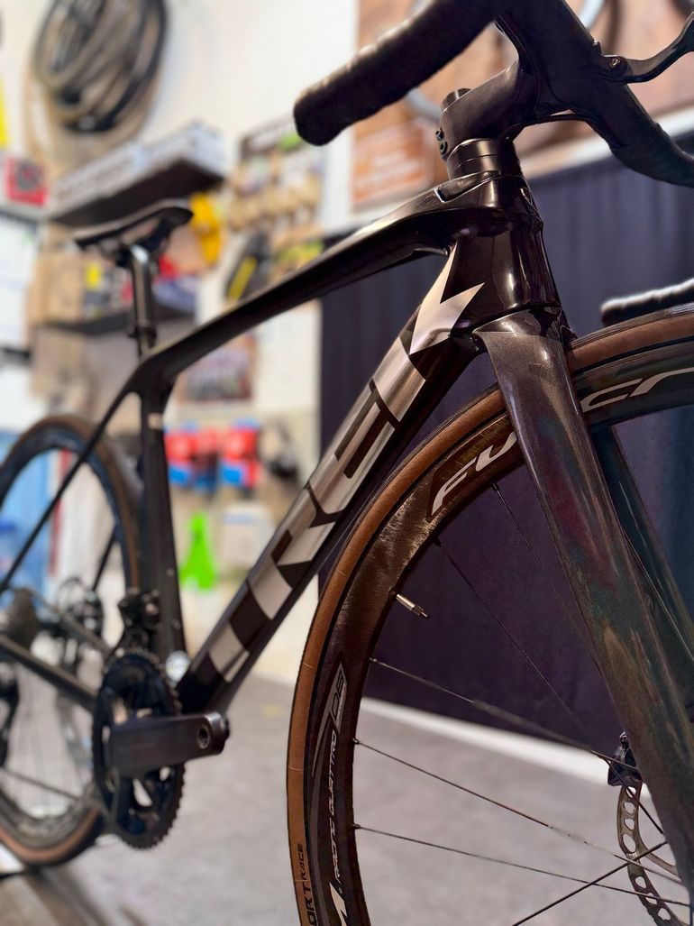 Used Trek Émonda SLR 7 2023 2023 Road & Gravel, Black — image 9 of 12