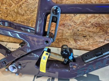 Tweedehands Santa Cruz NOMAD Frame / Carbon CC 2025 Frameset 2025 Mountainbike — afbeelding 3 van 5