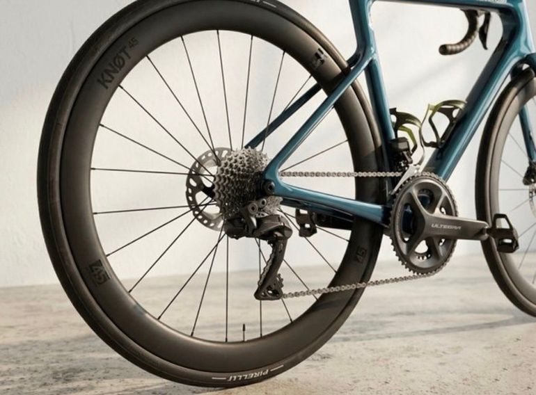 Used Cannondale SuperSix EVO Shimano Ultegra Di2 2023 Road & Gravel, Blue — image 3 of 8
