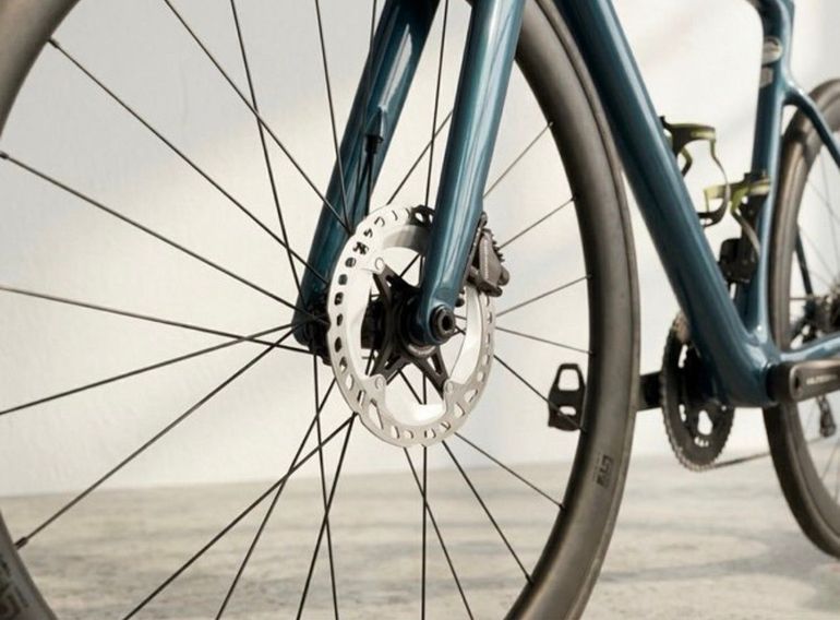 Used Cannondale SuperSix EVO Shimano Ultegra Di2 2023 Road & Gravel, Blue — image 6 of 8