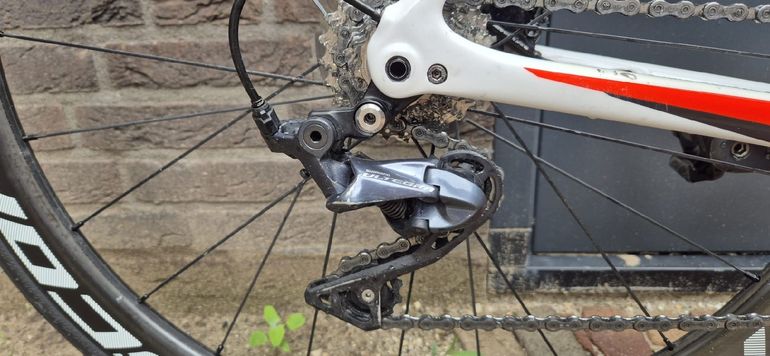 Used Specialized Men's Tarmac Disc Comp 2019 2019 Road & Gravel, White — image 4 of 17