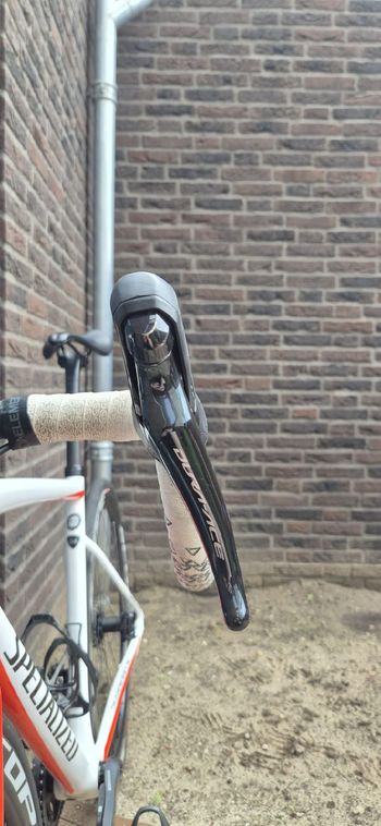 Used Specialized Men's Tarmac Disc Comp 2019 2019 Road & Gravel, White — image 12 of 17