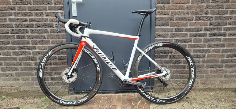 Used Specialized Men's Tarmac Disc Comp 2019 2019 Road & Gravel, White — image 2 of 17