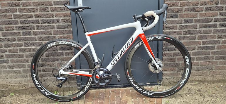 Used Specialized Men's Tarmac Disc Comp 2019 2019 Road & Gravel, White — image 1 of 17