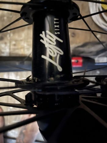 Santa Cruz HIGHBALL X0 AXS RSV / Carbon CC 2024 2024 Mountainbike de segunda mano, Negro — imagen 8 de 10