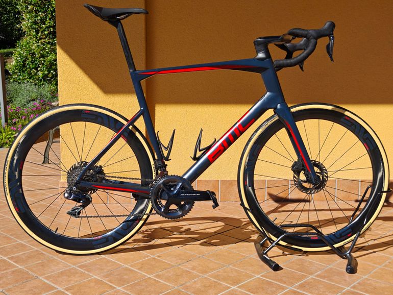 Used BMC Roadmachine Shimano Dura Ace Di2 2019 Road & Gravel — image 1 of 28
