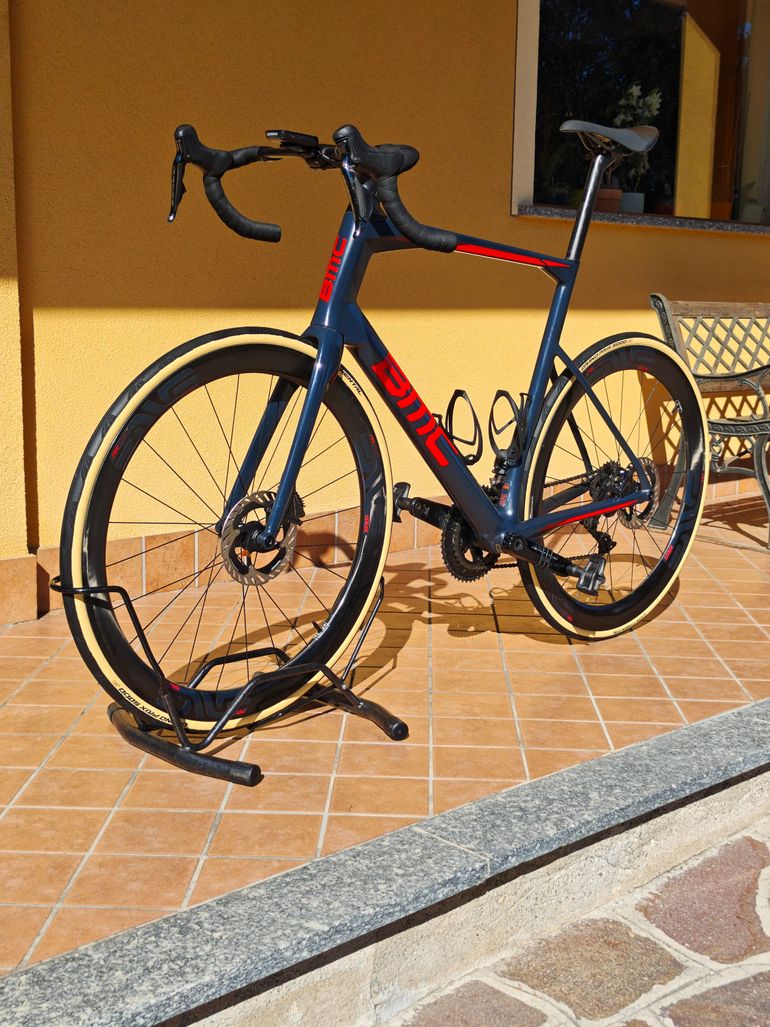 Used BMC Roadmachine Shimano Dura Ace Di2 2019 Road & Gravel — image 23 of 28