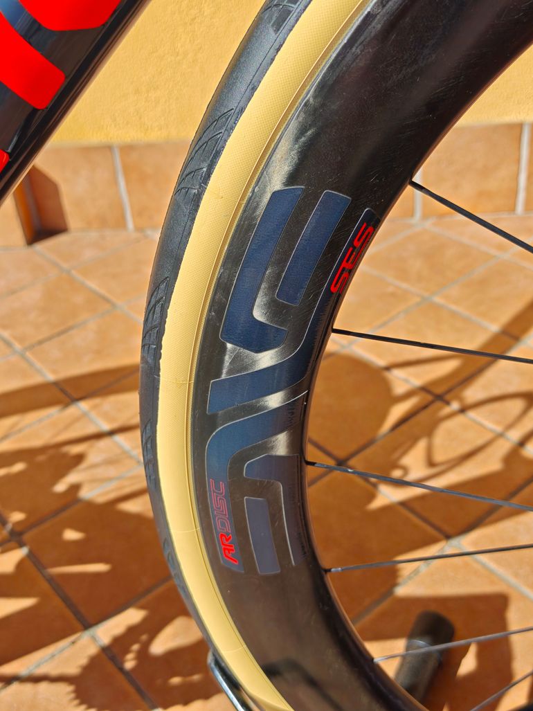 Used BMC Roadmachine Shimano Dura Ace Di2 2019 Road & Gravel — image 10 of 28