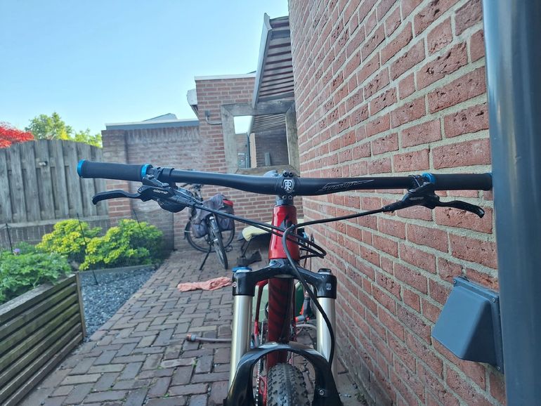 Used Specialized Fuse Comp 6Fattie 2016 2016 Mountainbike, Rojo — image 5 of 23
