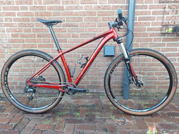Used Specialized Fuse Comp 6Fattie 2016 2016 Mountainbike, Red, 27.5 — image 4 of 23