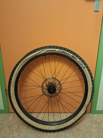 Used Specialized Fuse Comp 6Fattie 2016 2016 Mountainbike, Red, 27.5 — image 22 of 23