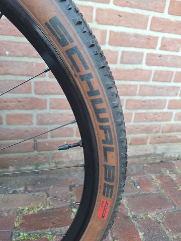 Used Specialized Fuse Comp 6Fattie 2016 2016 Mountainbike, Red, 27.5 — image 18 of 23