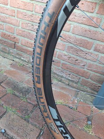 Used Specialized Fuse Comp 6Fattie 2016 2016 Mountainbike, Rojo — image 15 of 23
