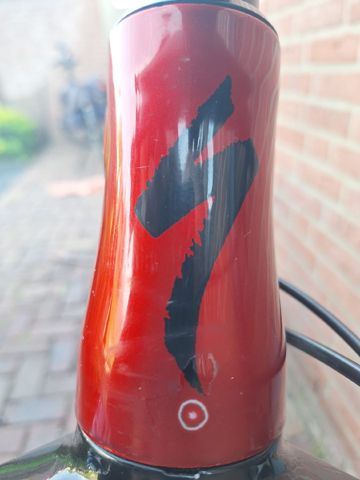 Used Specialized Fuse Comp 6Fattie 2016 2016 Mountainbike, Red, 27.5 — image 6 of 23