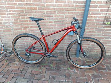 Used Specialized Fuse Comp 6Fattie 2016 2016 Mountainbike, Red, 27.5 — image 1 of 23
