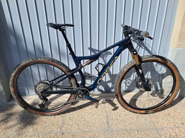 Tweedehands Orbea OIZ M PRO 2022 2022 Mountainbike — afbeelding 1 van 7