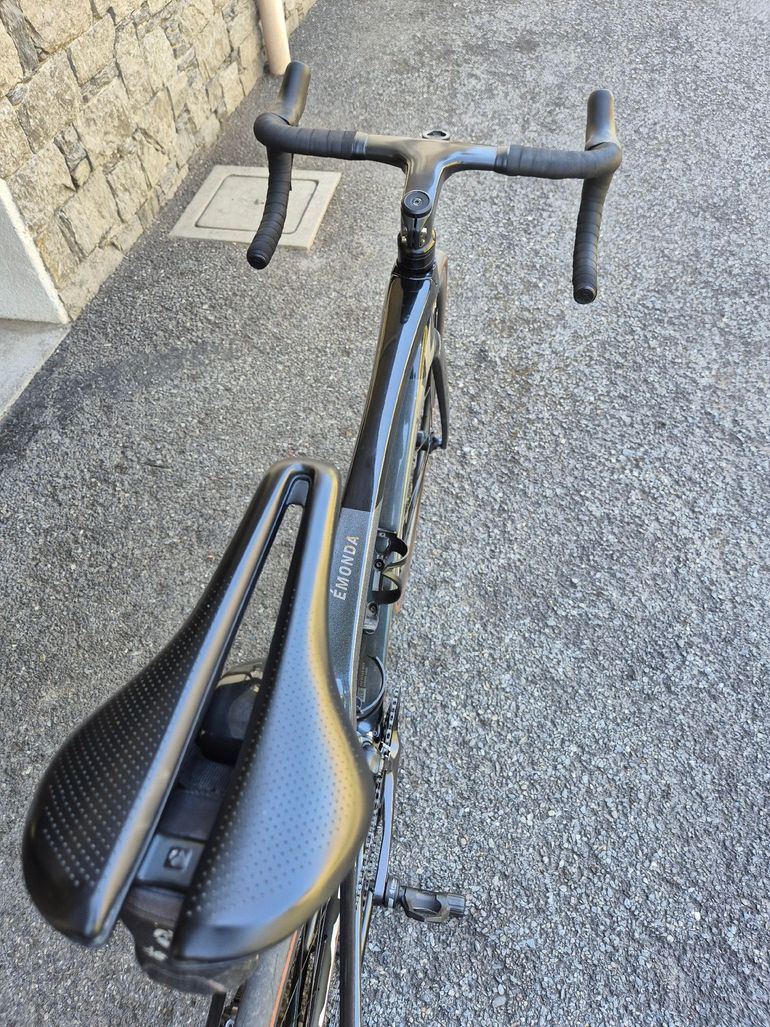Used Trek Émonda SLR 7 2023 2023 Road & Gravel, Light Gray — image 4 of 7