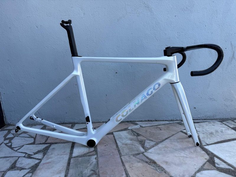 Colnago V4Rs Disc Dura-Ace Di2 9200 w/Shimano Dura-Ace C50 Wheels 2024 Frameset 2024 Road & Gravel usato