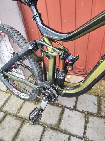Used Giant Glory 1 2020 2020 Mountainbike, Green — image 2 of 4