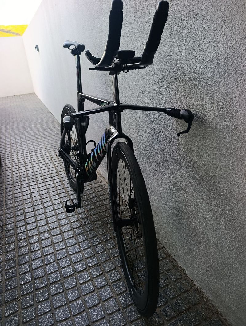 Used Factor Hanzo Shimano Ultegra Di2 2026 Road & Gravel, Black — image 8 of 12