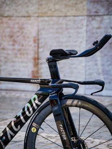 Used Factor Hanzo Shimano Ultegra Di2 2026 Road & Gravel, Black — image 4 of 12