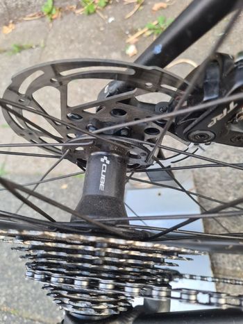 Used CUBE ATTAIN RACE 2021 2021 Road & Gravel — image 11 of 12