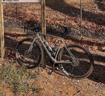 Used Canyon Ultimate CF SL 7 Disc 2021 2021 Road & Gravel, Light Gray — image 16 of 18