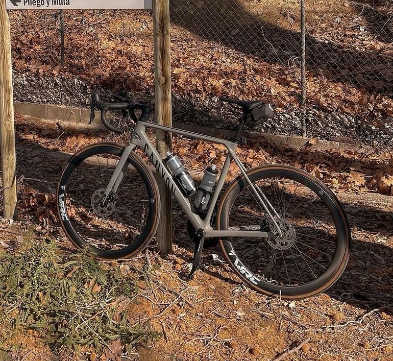 Used Canyon Ultimate CF SL 7 Disc 2021 2021 Road & Gravel, Light Gray — image 16 of 18