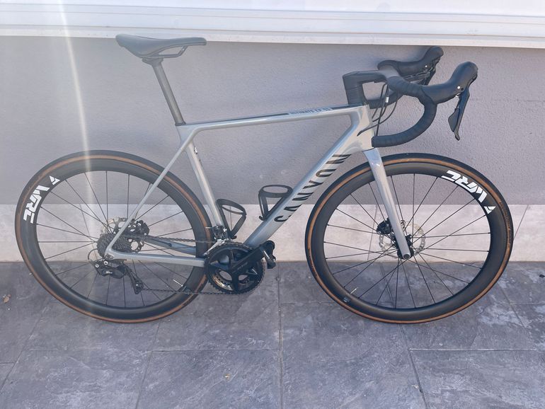 Used Canyon Ultimate CF SL 7 Disc 2021 2021 Road & Gravel, Hellgrau — image 1 of 16