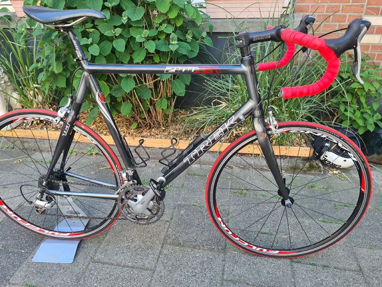 Used Trek 2100 Shimano Ultegra 2005 Road & Gravel, Black — image 1 of 9
