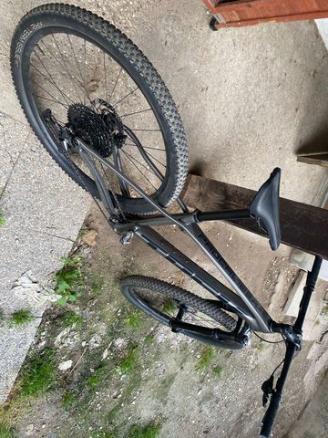 Trek Procaliber 9.5 Gen 2 2024 2024 Mountainbike usato, Grigio chiaro — immagine 5 di 6