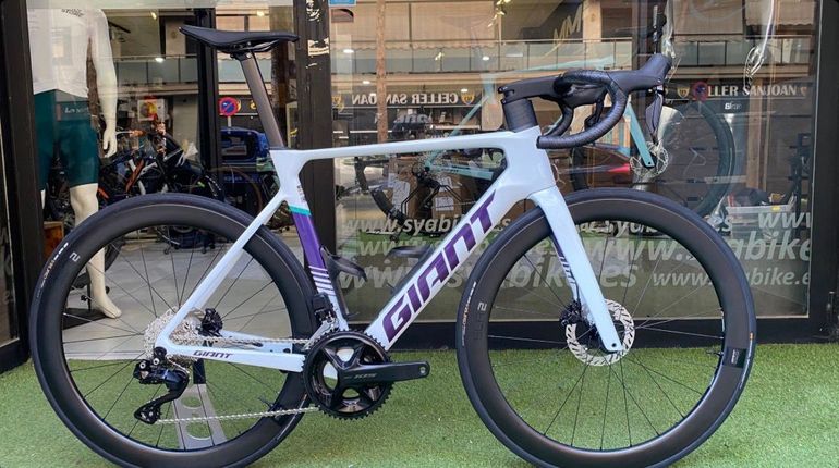Used Giant Propel Advanced 1 2026 2026 Road & Gravel, White — image 1 of 10