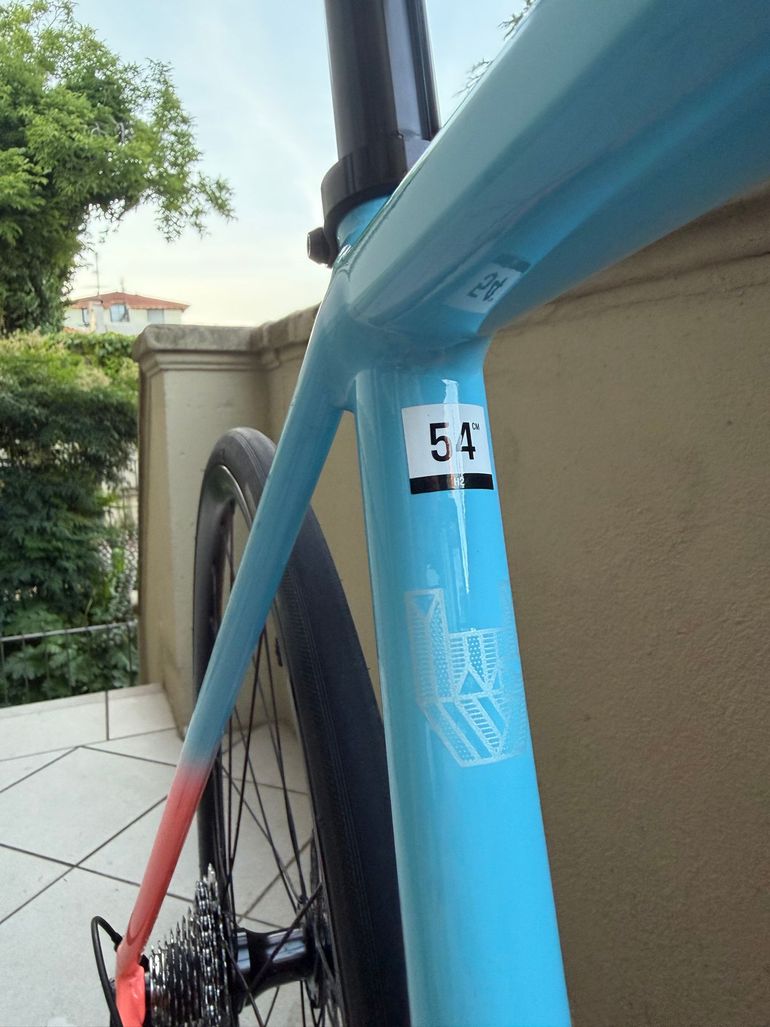 Used Trek Émonda ALR 5 2024 2024 Road & Gravel, Blue — image 8 of 10