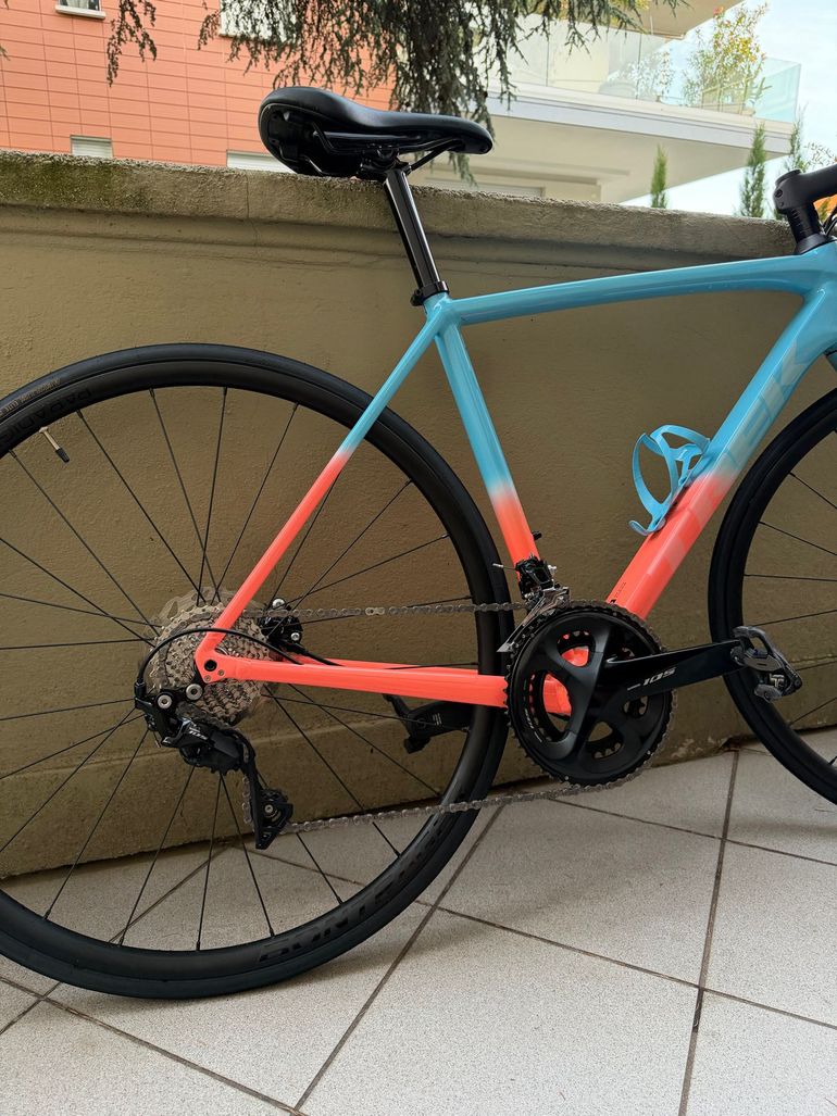 Used Trek Émonda ALR 5 2024 2024 Road & Gravel, Blue — image 5 of 10