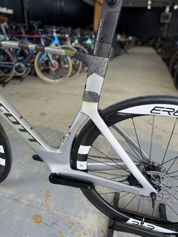 Used Scott Foil RC 30 2024 2024 Road & Gravel, White — image 24 of 25