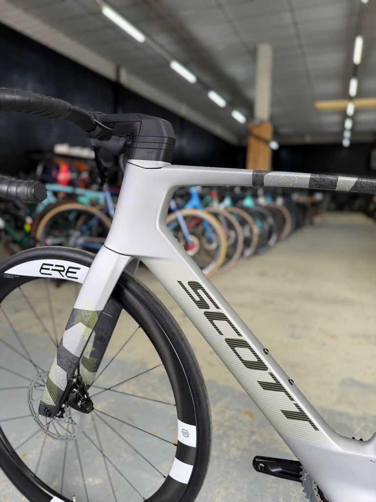 Used Scott Foil RC 30 2024 2024 Road & Gravel, White — image 20 of 25