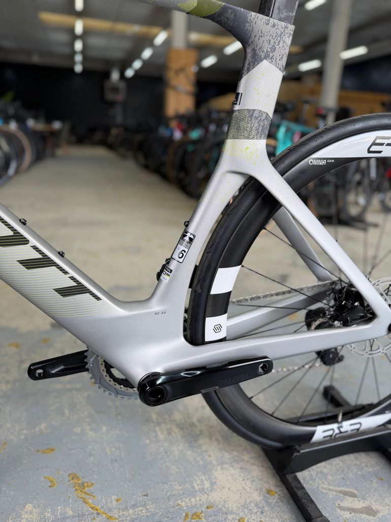 Used Scott Foil RC 30 2024 2024 Road & Gravel, White — image 22 of 25
