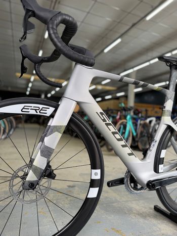Used Scott Foil RC 30 2024 2024 Road & Gravel, White — image 18 of 25