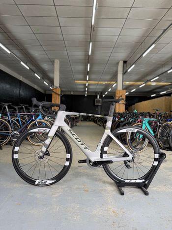 Used Scott Foil RC 30 2024 2024 Road & Gravel, White — image 16 of 25