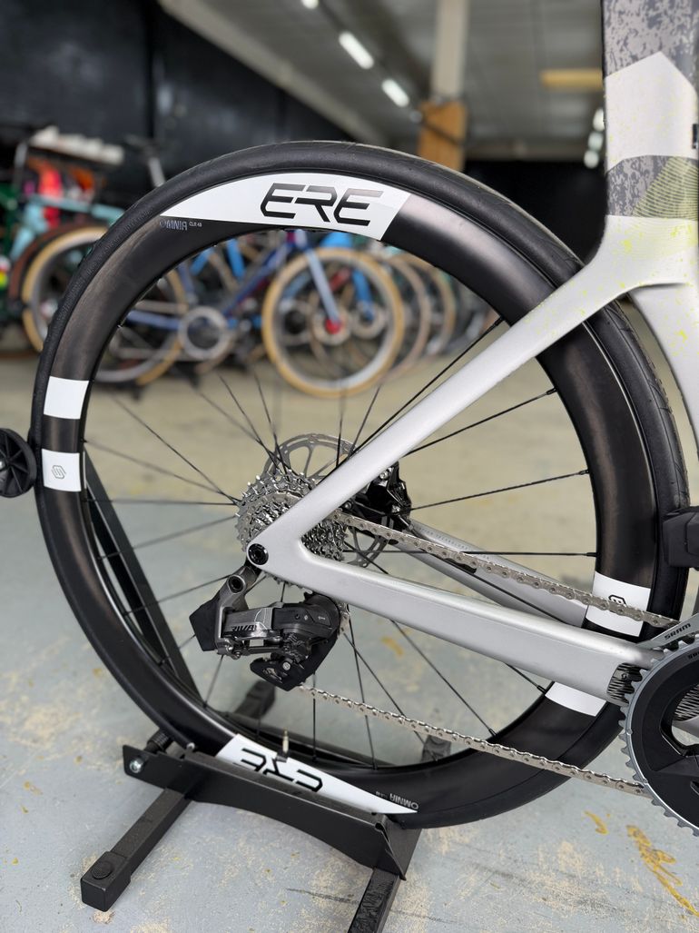Used Scott Foil RC 30 2024 2024 Road & Gravel, White — image 10 of 25