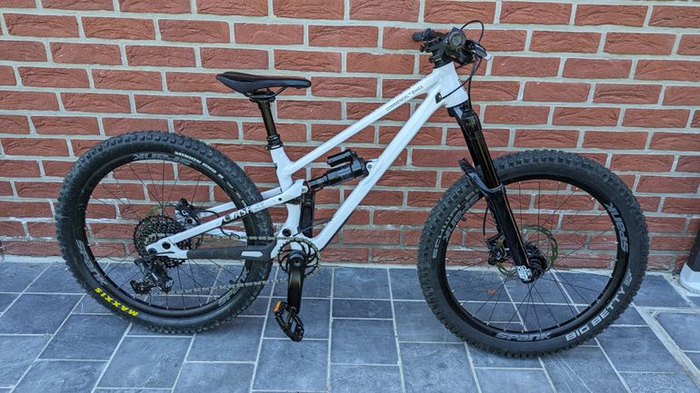Used Commencal Clash SRAM NX 2023 Mountainbike, White — image 1 of 10